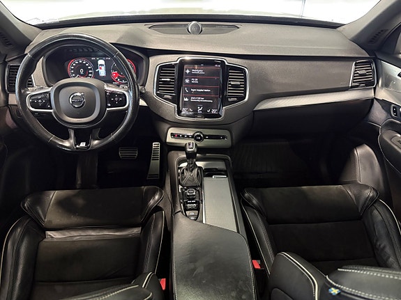 Volvo XC90 11 of 27