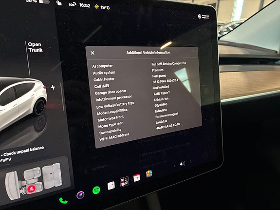 Tesla Model Y 21 of 23
