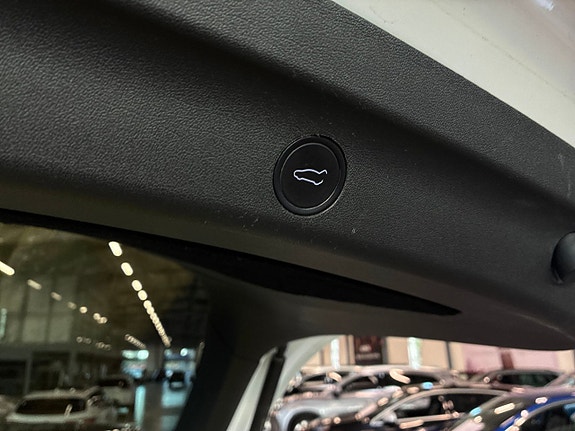 Tesla Model Y 18 of 23