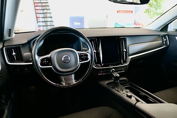 Volvo V90 13 of 17