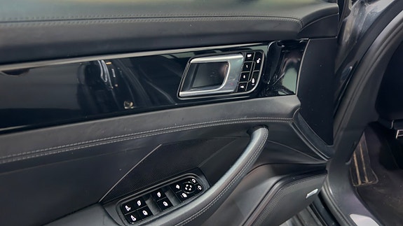 Porsche Panamera 4S 5 of 30