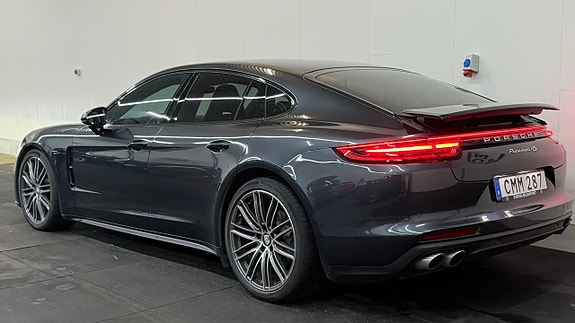 Porsche Panamera 4S 10 of 30