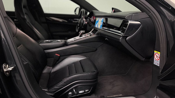 Porsche Panamera 4S 23 of 30
