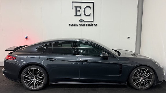 Porsche Panamera 4S 13 of 30