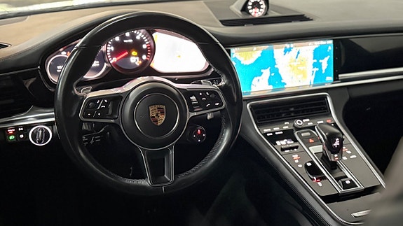 Porsche Panamera 4S 9 of 30