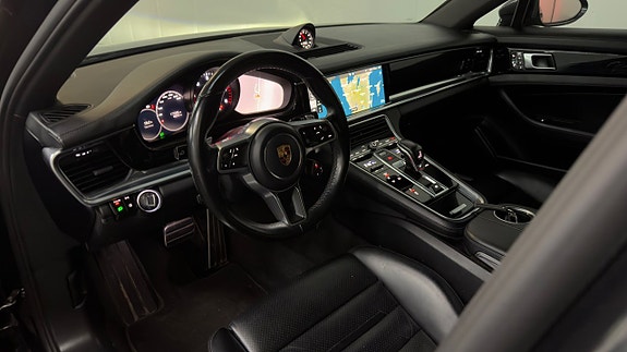 Porsche Panamera 4S 4 of 30