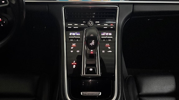 Porsche Panamera 4S 20 of 30