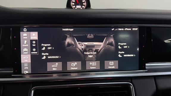 Porsche Panamera 4S 27 of 30