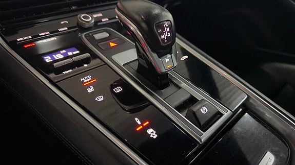 Porsche Panamera 4S 29 of 30