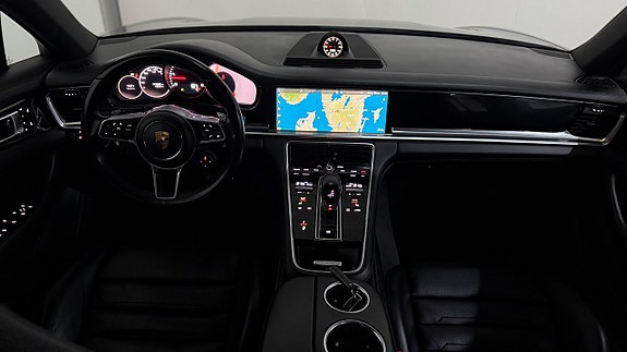 Porsche Panamera 4S 19 of 30