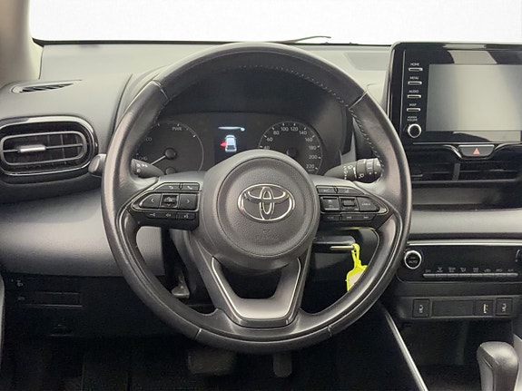 Toyota Yaris 11 of 30