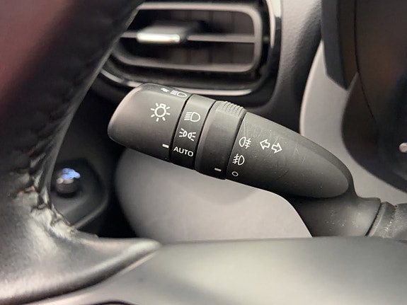 Toyota Yaris 13 of 30