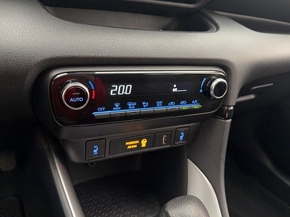 Toyota Yaris 21 of 30