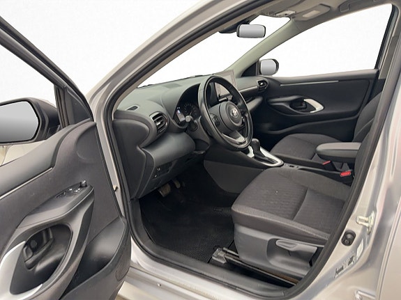 Toyota Yaris 10 of 30