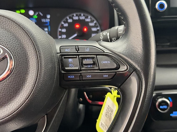 Toyota Yaris 15 of 30