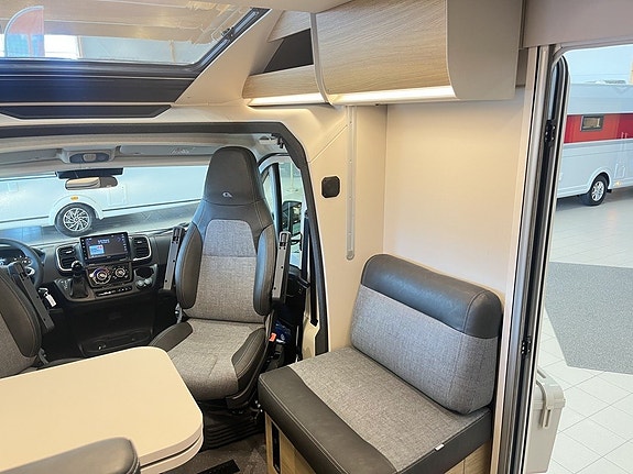 Adria MATRIX SELECT 670 SL (2027+TRUMA D6E+Aut 140hk+5 bält) 15 of 29