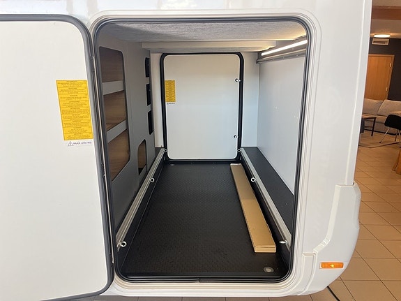 Adria MATRIX SELECT 670 SL (2027+TRUMA D6E+Aut 140hk+5 bält) 8 of 29