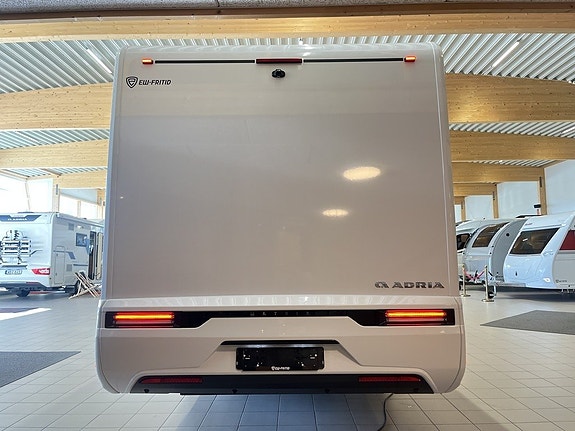 Adria MATRIX SELECT 670 SL (2027+TRUMA D6E+Aut 140hk+5 bält) 5 of 29