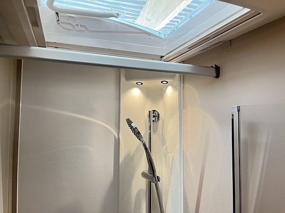 Adria MATRIX SELECT 670 SL (2027+TRUMA D6E+Aut 140hk+5 bält) 24 of 29