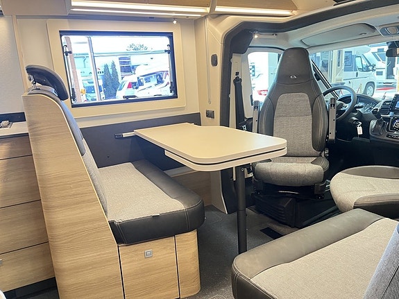Adria MATRIX SELECT 670 SL (2027+TRUMA D6E+Aut 140hk+5 bält) 11 of 29