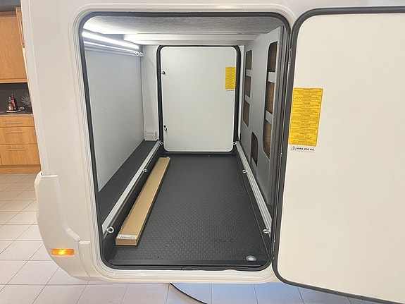 Adria MATRIX SELECT 670 SL (2027+TRUMA D6E+Aut 140hk+5 bält) 10 of 29