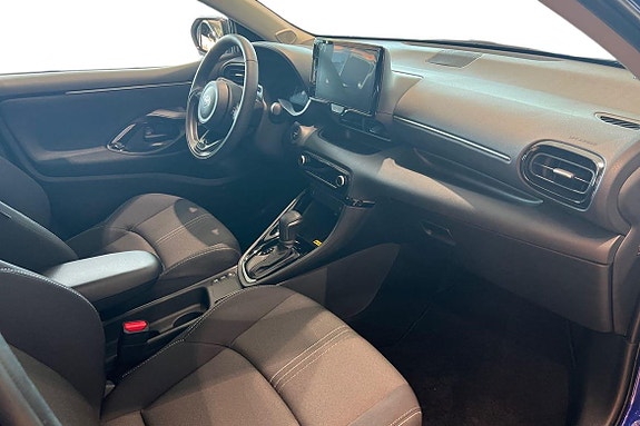 Toyota Yaris 7 of 21