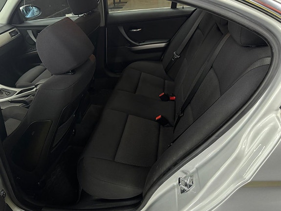BMW 325i 15 of 20