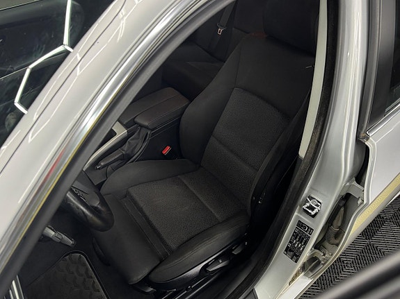 BMW 325i 9 of 20