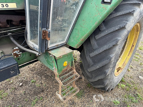 Traktor John Deere 3130 23 of 27