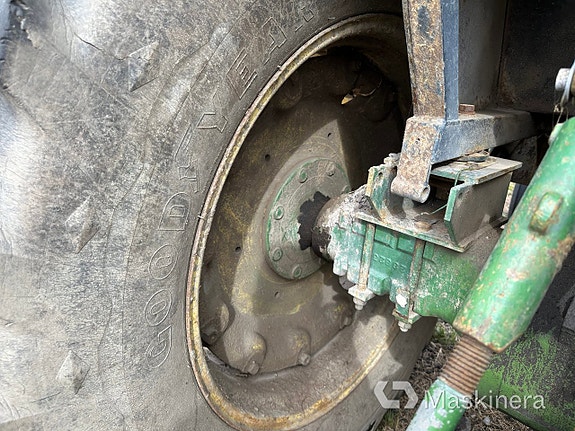 Traktor John Deere 3130 15 of 27