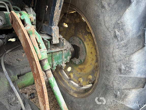 Traktor John Deere 3130 16 of 27