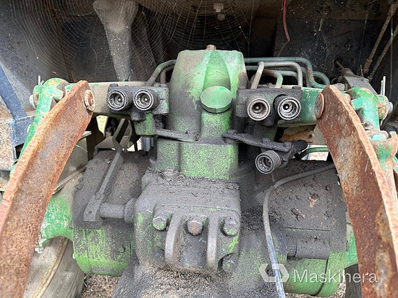 Traktor John Deere 3130 14 of 27