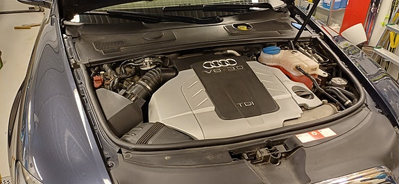 Audi A6 4 of 5