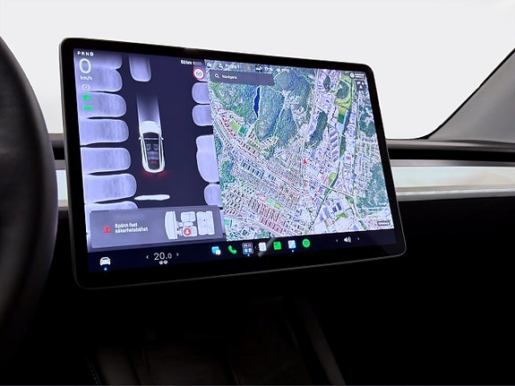 Tesla Model Y 17 of 19