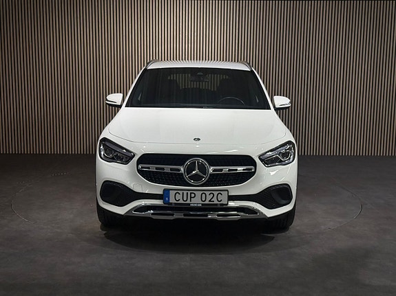 Mercedes-Benz GLA220 d 9 of 27