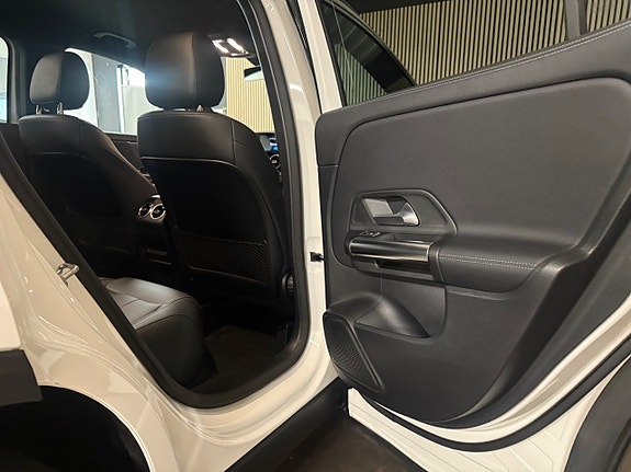 Mercedes-Benz GLA220 d 24 of 27