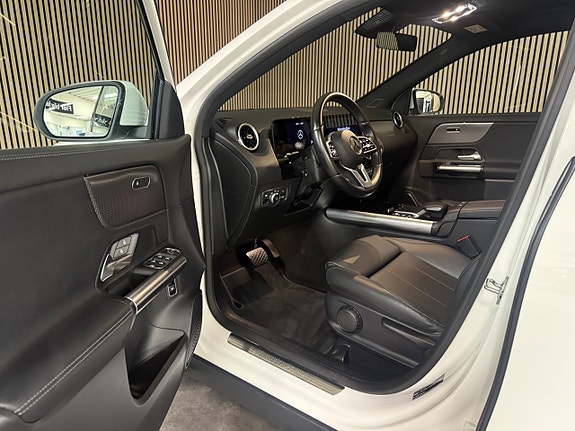 Mercedes-Benz GLA220 d 10 of 27