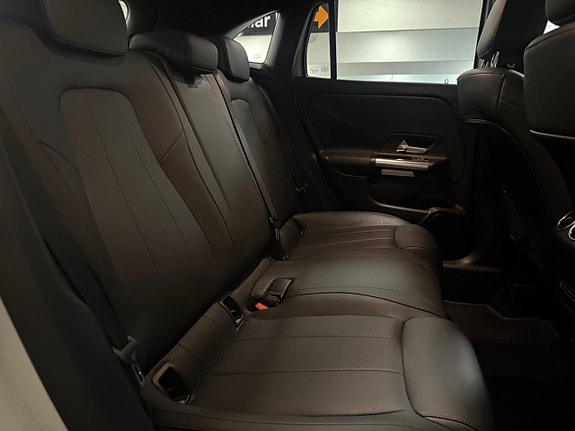 Mercedes-Benz GLA220 d 25 of 27