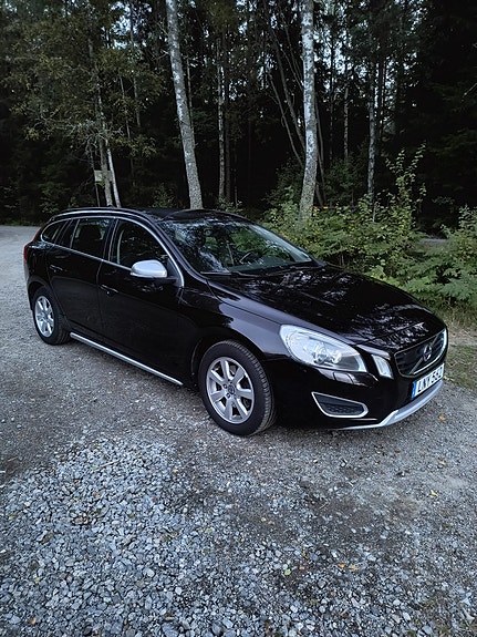 Volvo V60 3 of 10