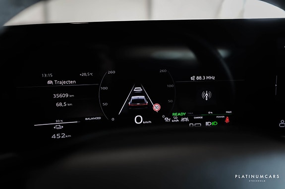 Audi Q6 e-tron 10 of 17