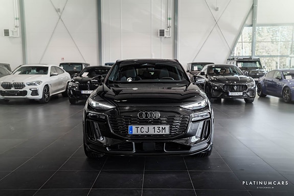 Audi Q6 e-tron 3 of 17