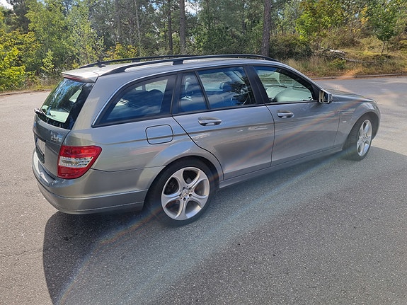 Mercedes-Benz C200 4 of 7