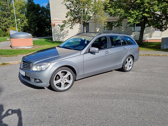 Mercedes-Benz C200 3 of 7