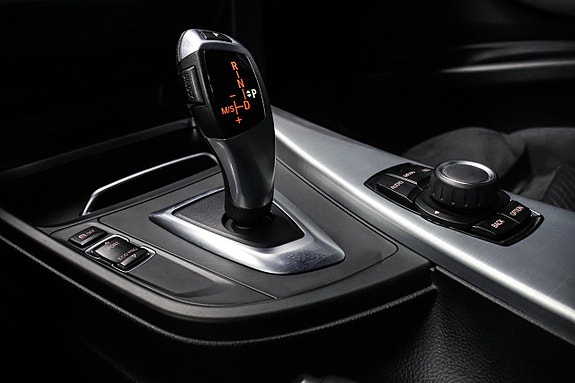 BMW 318d 16 of 28