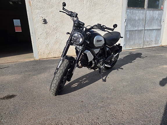 Ducati Scrambler 1100 2 of 5