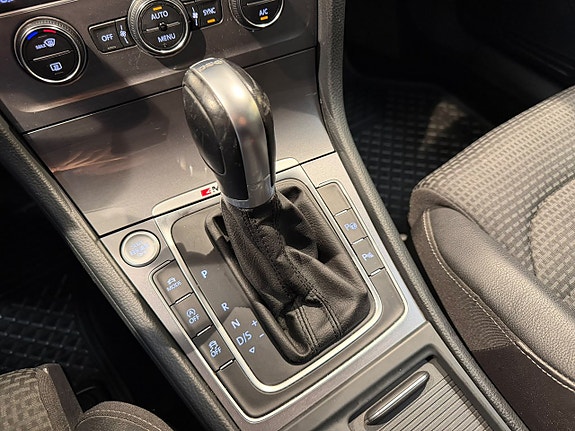 Volkswagen Golf Alltrack 18 of 30