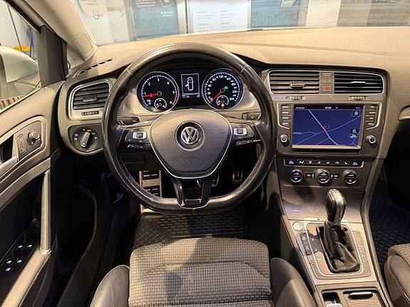 Volkswagen Golf Alltrack 10 of 30