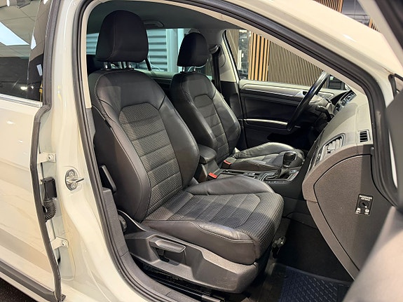Volkswagen Golf Alltrack 25 of 30