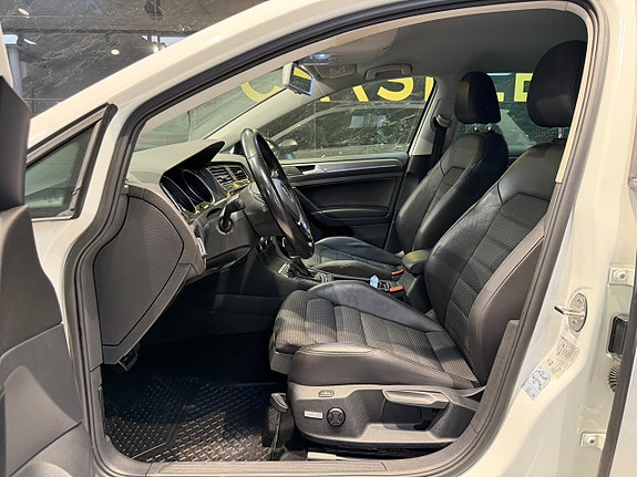 Volkswagen Golf Alltrack 19 of 30
