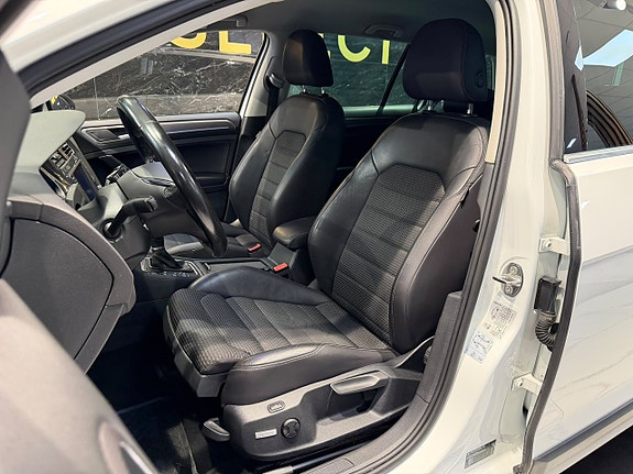 Volkswagen Golf Alltrack 20 of 30